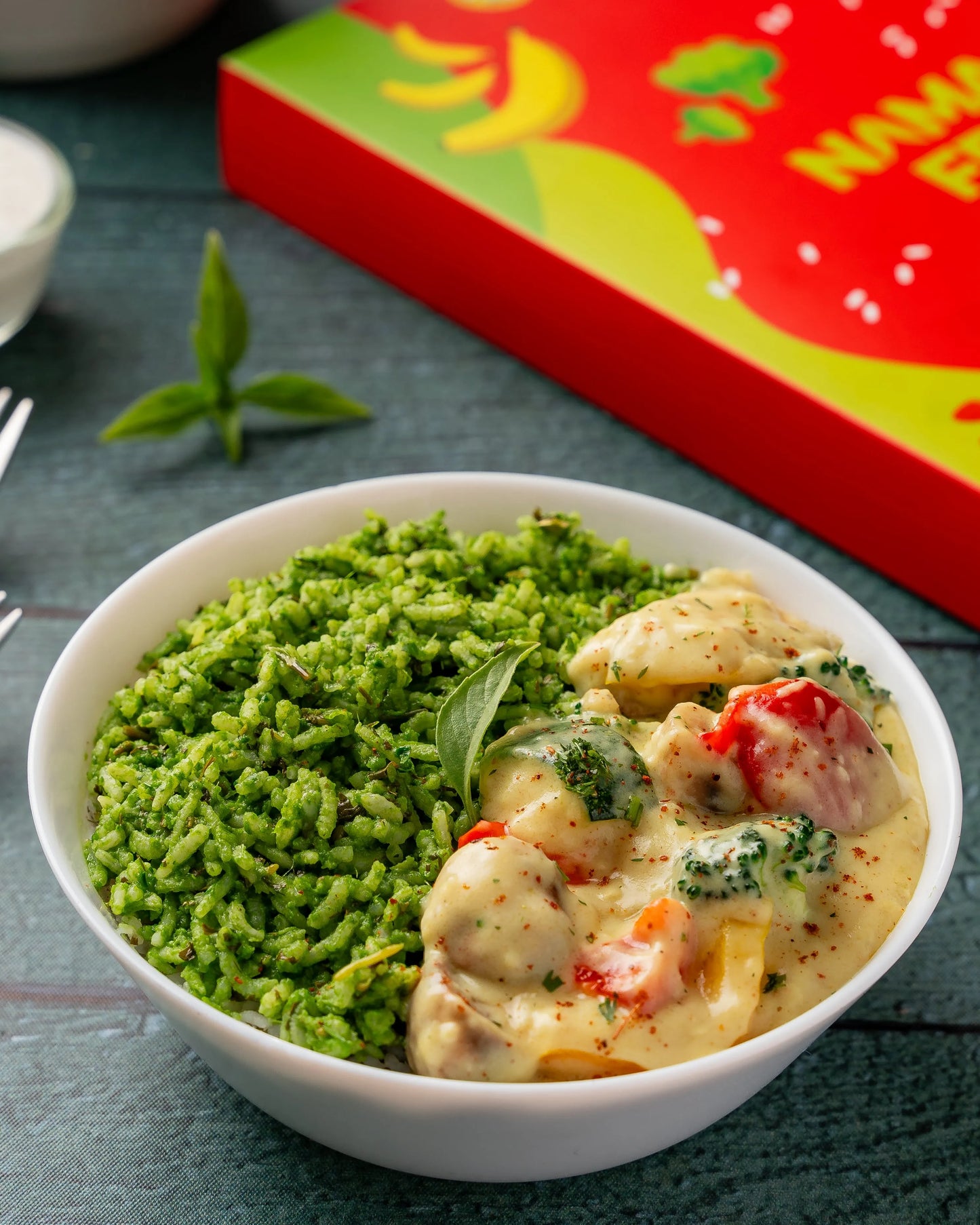 Chicken In Tandoori Sauce With Spinach Rice